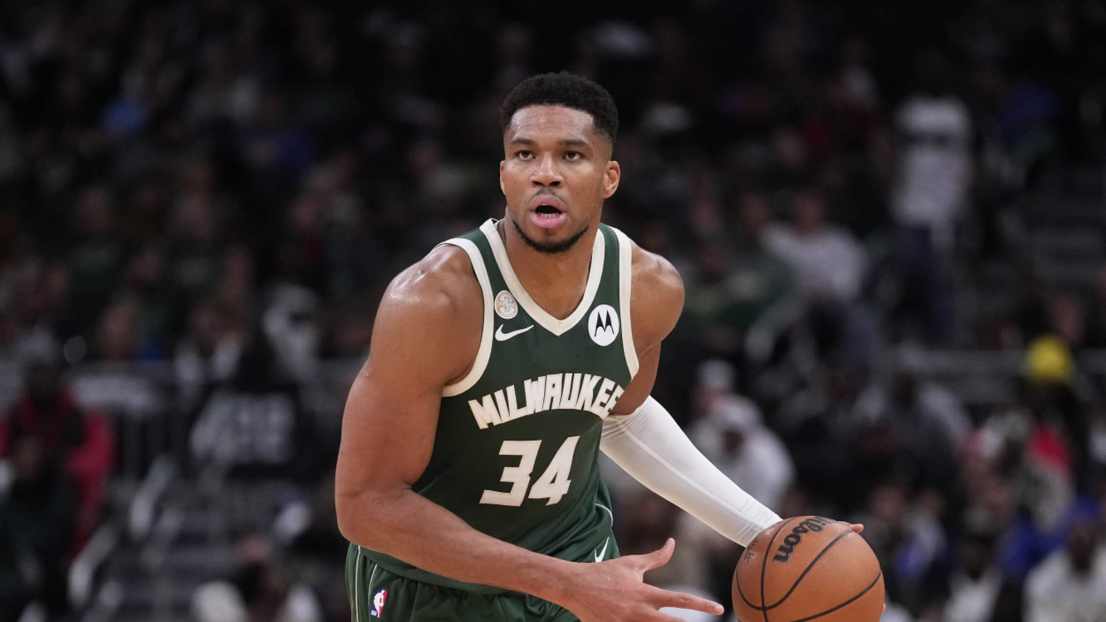 18 แอสซิสต์ของ Antetokounmpo ยังคงดำเนินต่อไปตามกฎมหัศจรรย์ นำทีมเหย้าของ Bucks เอาชนะ Hornets